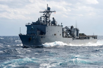 Россия отреагировала на заход корабля США в Черное море: "Пытливый следит"