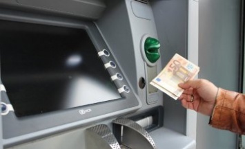 С 7 февраля в Украине можно будет обменять валюту в терминалах и банкоматах