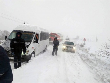 Метели сковали Украину: "зима готовит мощный удар", свежий прогноз
