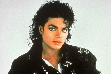 Родственников Майкла Джексона возмутил фильм о жизни певца, в котором его обвиняют в педофилии
