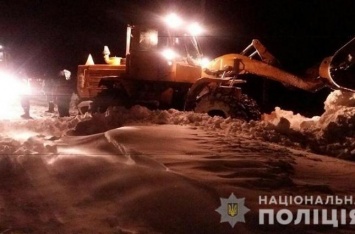 В Запорожской и Донецкой областях снова временно ограничено движение транспорта из-за снегопадов