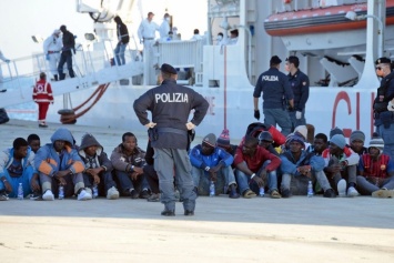Италия отказалась принимать мигрантов - будет депортировать по ускоренной схеме