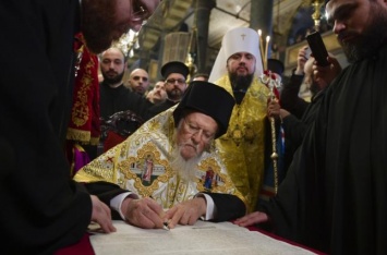 Конфликт России с Украиной привел к расколу православной церкви - The Economist