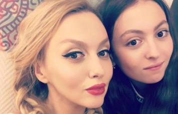 Я наслала на недоброжелателей диарею и прыщи: Оля Полякова заступилась за дочь в Instagram