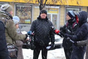 В Днепре коммунальщики объявили войну сосулькам