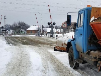 Накрыло: на Полтавщине из-за снегопада перекрыли дороги