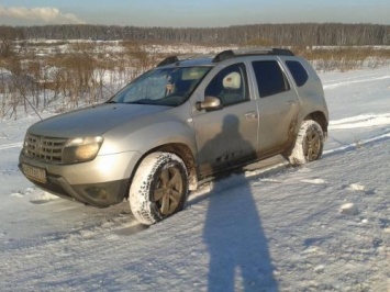 «Зимние покатушки»: Renault Duster испытали на заснеженном бездорожье