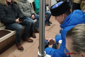 ''Увидел - мочи'': в минском метро избили пророссийского ''казака''
