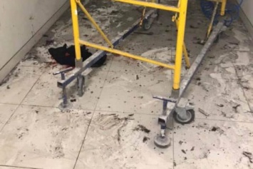 Из-за взрыва в киевском торговом центре пострадал ремонтник (обновлено)