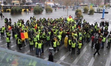 В Нидерландах задержали водителя грузовика, который наехал на участника акции "желтых жилетов" в Бельгии