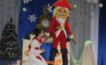 Образцовый детский театр показал на главной сцене Измаила «Щелкунчика»