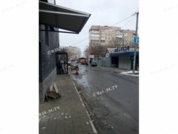 Черный АТБ "подложил свинью" жителям многоэтажек (фото)