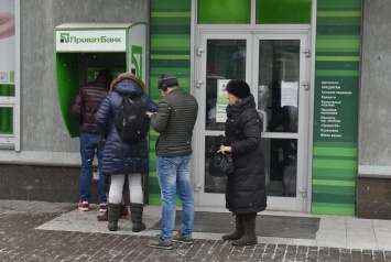 ПриватБанк увеличил кредит клиента в 10 раз: «угрожают судом»