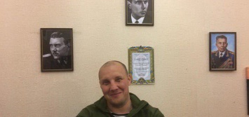 Украинский командир повесил на стену портрет любимчика Гитлера