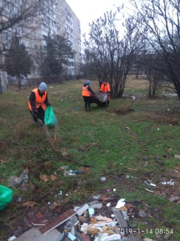 За два выходных дня в Симферополе вывезли более 500 тонн мусора