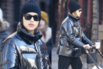 Замерзшие в Нью-Йорке: Ирина Шейк в стильном образе на прогулке с дочкой