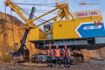 На ЧАО ЦГОК в Кривом Роге появился новый карьерный экскаватор, получивший имя легендарного горняка