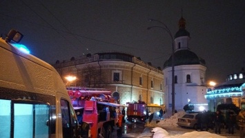 Пожар в Киево-Печерской лавре локализован на площади 400 "квадратов"