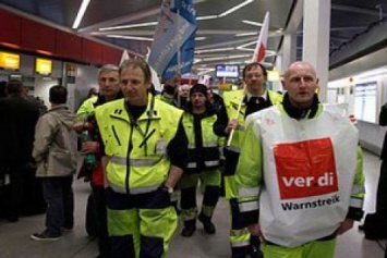 В Германии из-за забастовки в восьми аэропортах отменены сотни рейсов
