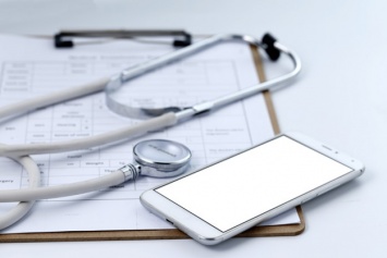 Столичных медиков предлагают обеспечить мобильными телефонами