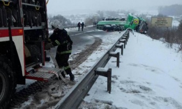 В Винницкой области в тройной аварии с бензовозом погиб человек