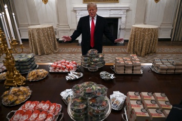 Трамп заказал в Белый дом 300 гамбургеров и сам заплатил за них