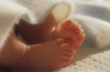 Близнец-паразит «пожирал» младенца, врачи провели уникальную операцию