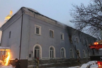 Мужчине, совершившему поджог здания на территории Лавры, объявлено о подозрении