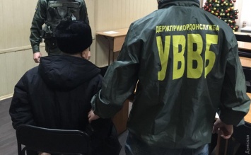 В Одесском аэропорту иностранец пытался "договориться" с пограничниками за 500 долларов
