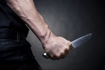 Мужчину с ножом заметили в центре Киева: будьте осторожны, видео очевидца