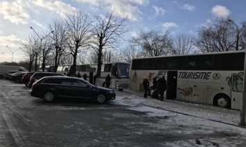 Жителей Волыни на встречу с Порошенко людей свозили автобусами