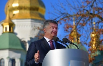 Томос-тур Порошенко: на встречу с президентом в Луцк свезли бюджетников