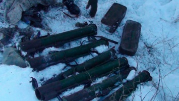 На Донбассе боевики расстреляли машину ВСУ, есть раненые - СМИ