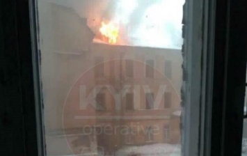 В центре Киева крупный пожар