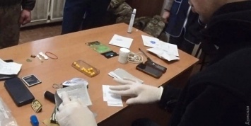 Уровень: в Одесской области сотрудники ГБР задержали солдата, торговавшего наркотиками