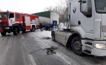 В Днепропетровской области в снежную ловушку попал житель Турции (ФОТО, ВИДЕО)