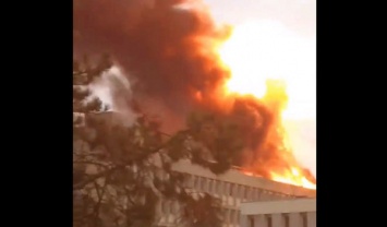 В кампусе университета во Франции прогремели мощные взрывы, есть раненые. Видео