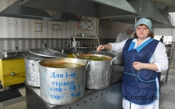 Фотофакт: Личный состав в запорожской бригаде кормят как в ресторане