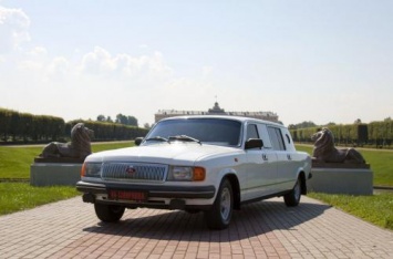 Лимузин «Волга-Кортеж» из 90-х продается за 4 млн рублей