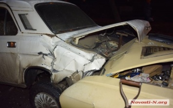 На Богоявленском проспекте произошла авария с участием четырех машин, есть пострадавшие