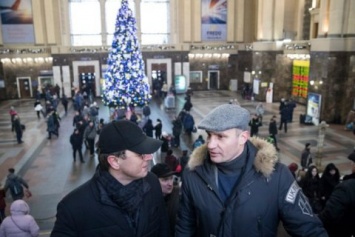 КГГА и "Укрзализныця" обещают к маю сделать центральный ж/д вокзал современным и комфортным