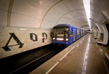 В Киеве полностью восстановили движение поездов на "зеленой" ветке