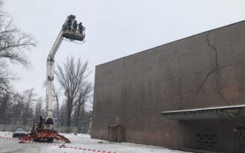 Житель Днепропетровщины хотел сдать кинотеатр на металлолом