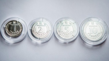 Чеканка гривни: украинцы сменят купюры на монеты