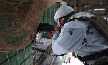 Сутки в ООС: Боевики открывали огонь 9 раз, потерь среди украинских военнослужащих нет