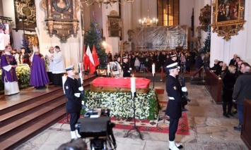 В Польше проходит церемония похорон мэра Гданьска Павла Адамовича