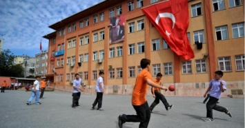 Школьник в Турции взломал электронную образовательную систему и исправил свои оценки