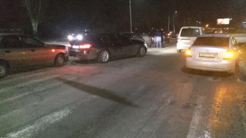 В Запорожье столкнулись шесть автомобилей