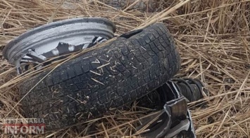BMW упал в канал и потерял колесо на трассе Одесса - Рени