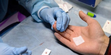 В поликлиниках Петербурга прекратили выдачу лекарств людям с ВИЧ